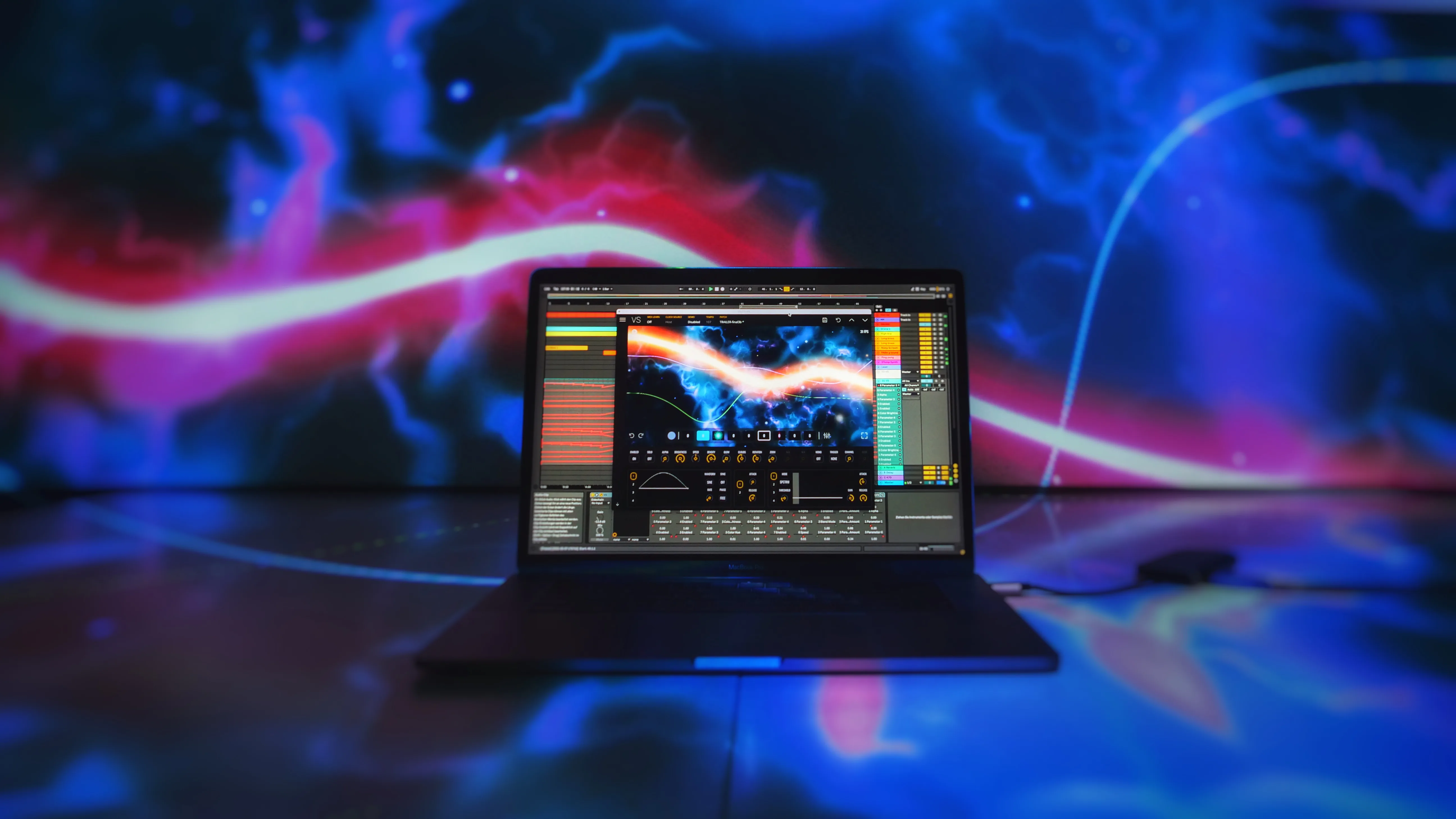 リアクティブなビジュアルを描き出す VS Visual Synthesizer。